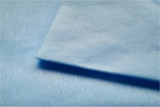 włóknina PP Spunbond na fartuchy ochronne niebieska